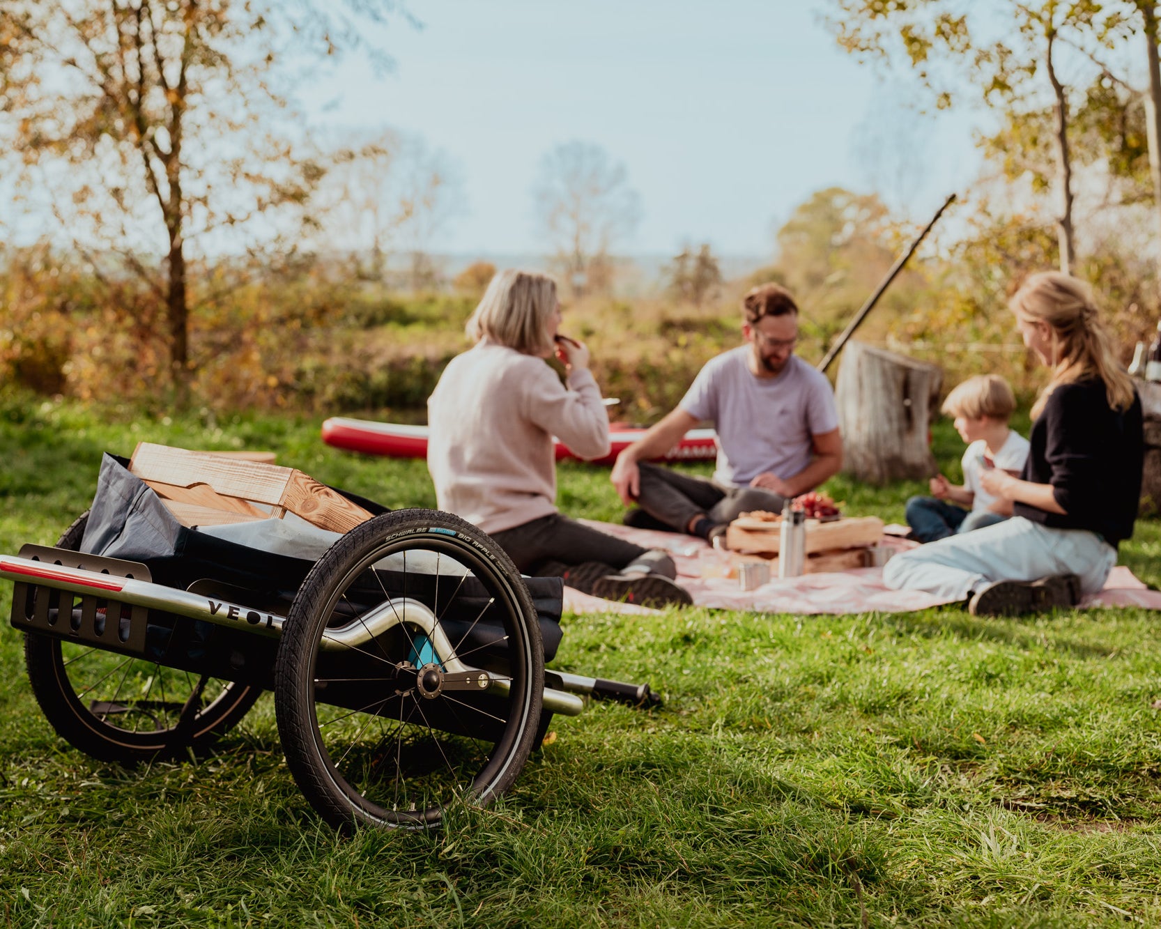 eolo_Fahrradanhaenger_Picknick am Fluss